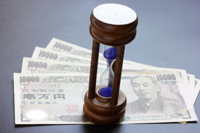 砂時計と一万円札