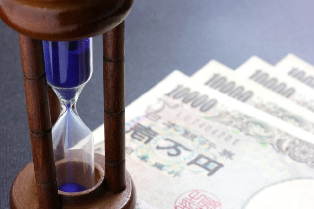 砂時計と一万円札